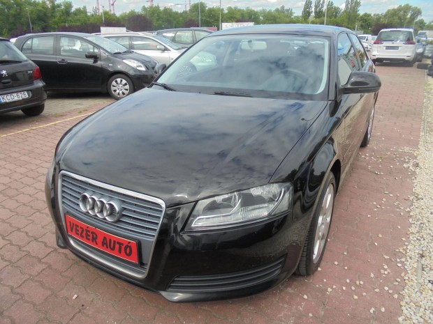 AUDI A3 1.6 Attraction Űlésfűtés T RADAR Alufel...