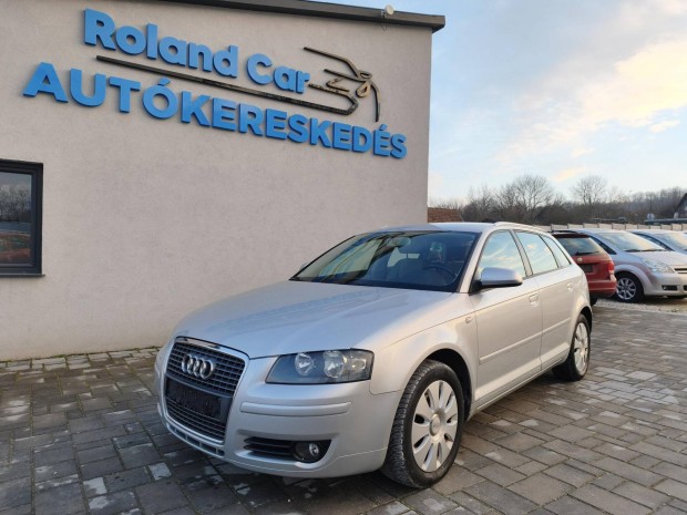 AUDI A3 1.6 FSI Attraction Sportback! Nagyon sz...