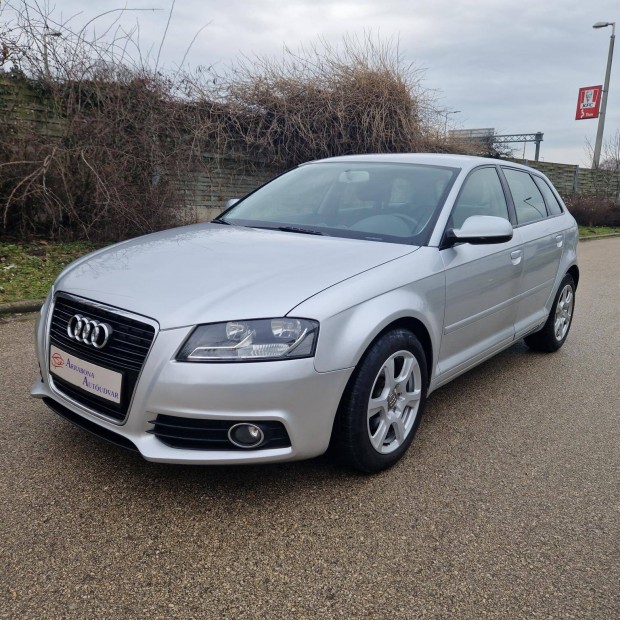 AUDI A3 1.6 TDI Ambiente DPF S LINE ALU+T�li KE...