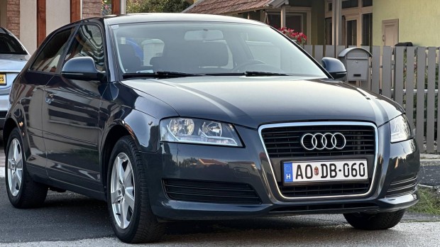 AUDI A3 1.6 TDI Ambition DPF