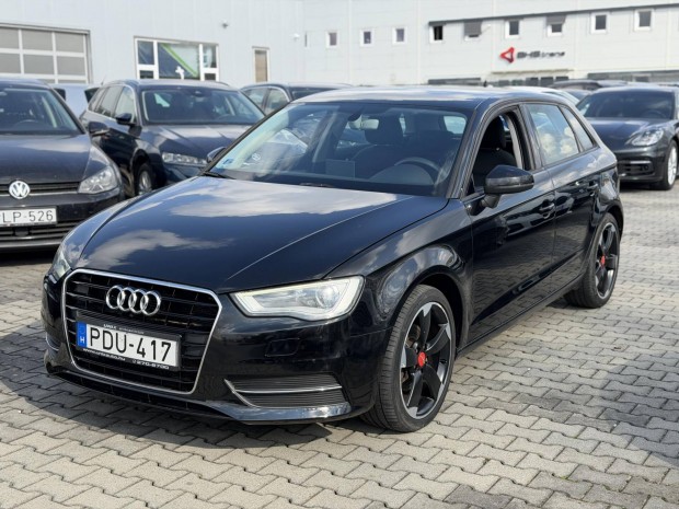 AUDI A3 1.6 TDI Ambition �l�sf�t�s.Digitklima!