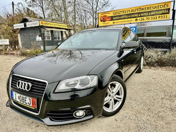 AUDI A3 1.6 TDI Attraction DPF Sportback. S-Lin...