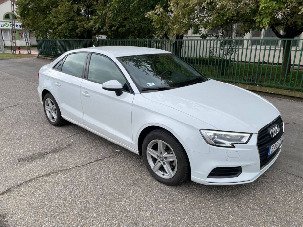 AUDI A3 1.6 TDI Sedan, jszer, 53 692 km, Navi