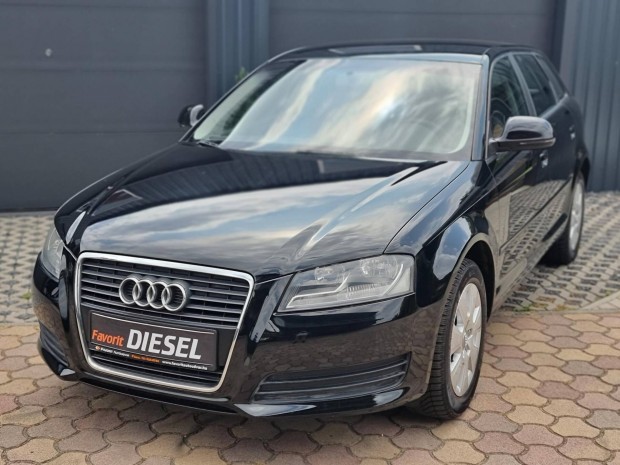 AUDI A3 1.9 PD TDI Attraction Megkmlt. Digitk...