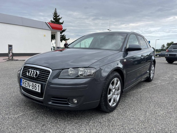 AUDI A3 2.0 PD TDI Attraction S line.kevés km.f...