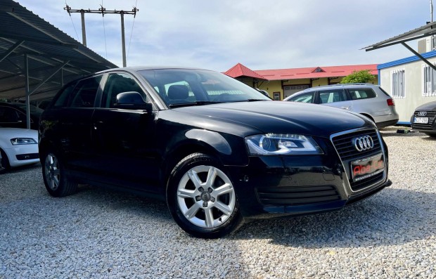 AUDI A3 2.0 TDI Ambiente DPF BI-Xenon/AUT.Parko...