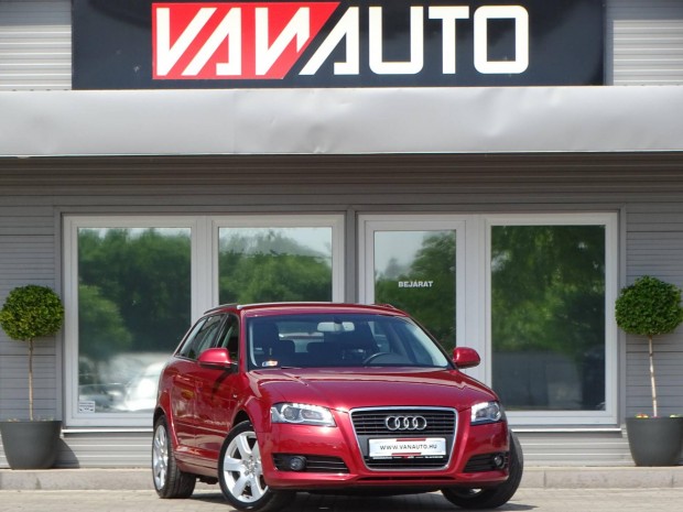 AUDI A3 2.0 TDI Ambition DPF BI'Xenon-Alcantara...