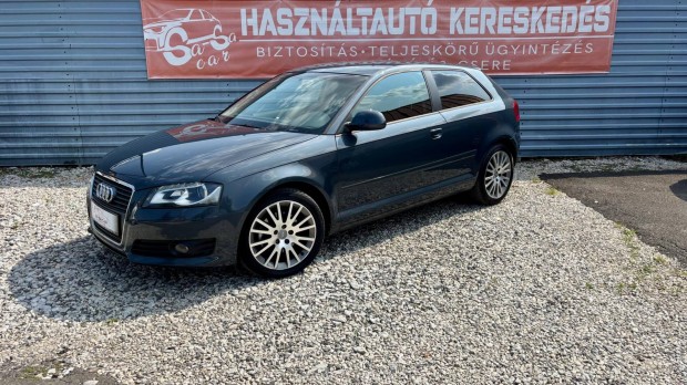 AUDI A3 2.0 TDI Ambition DPF Szervizkönyv. Xeno...
