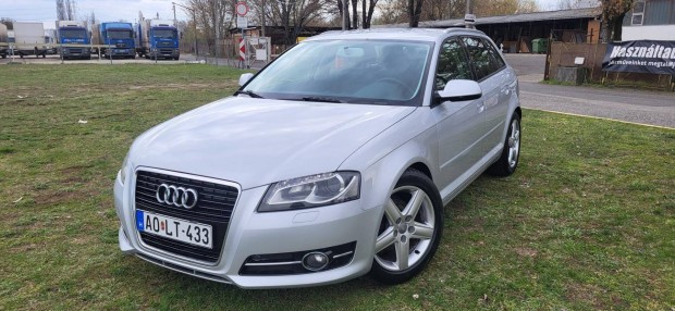 AUDI A3 2.0 TDI Attraction DPF Sportback! Xenon...