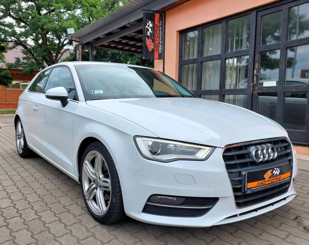 AUDI A3 2.0 TDI Attraction Navi. DUAL Digitklm...