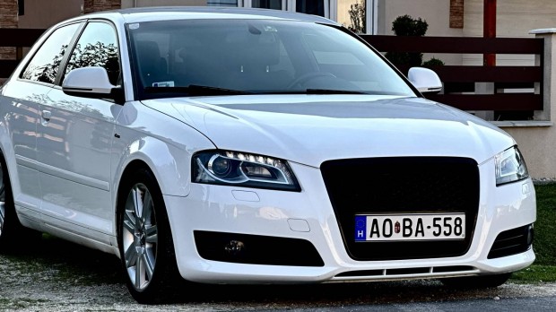 AUDI A3 2.0 TDI Attraction quattro DPF S-line