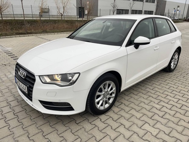 AUDI A3 2.0 TDI Attraction quattro S-tronic MAG...