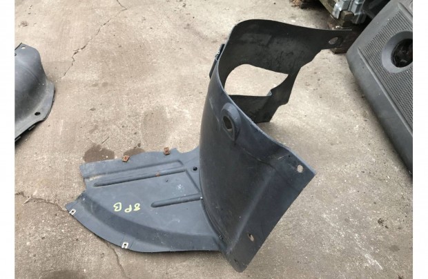 AUDI A3 8P _ dobbetét / bal első 8P0 821 191 C
