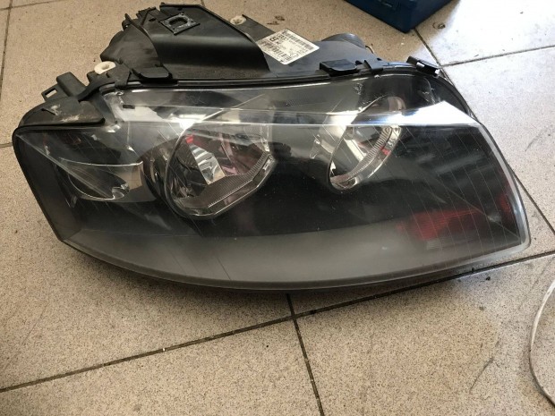 AUDI A3 8P / jobb halogén fényszóró