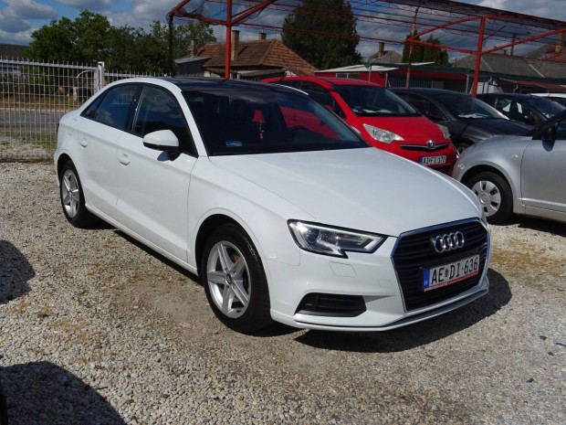 AUDI A3 Limousine 2.0 TDI Design Panoráma tető+...
