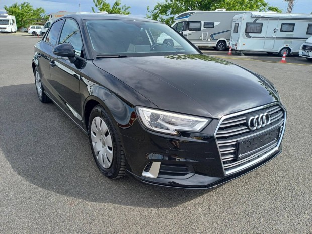 AUDI A3 Limousine 30 TFSI Advanced Navi. BI-Xen...