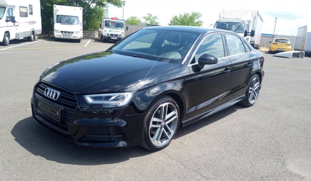AUDI A3 Limousine 30 TFSI Sport S-tronic 3x S-L...