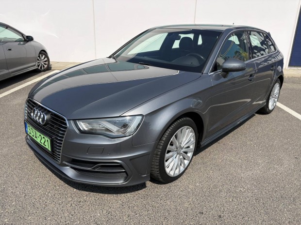 AUDI A3 Sportback 1.4 TFSI Ambiente CoD Full AL...