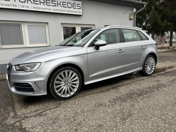 AUDI A3 Sportback 1.4 TFSI Ambiente S-tronic e-...