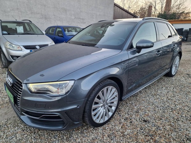 AUDI A3 Sportback 1.4 TFSI Ambition S-tronic e-...