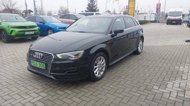 AUDI A3 Sportback 1.4 TFSI Attraction S-tronic...