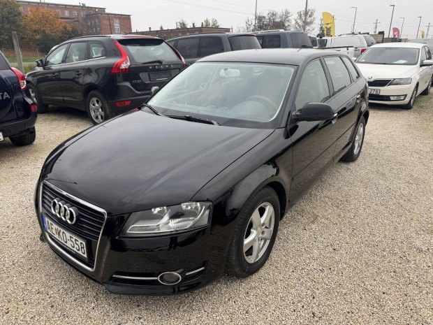 AUDI A3 Sportback 1.6 TDI Ambiente Szervzknyv...