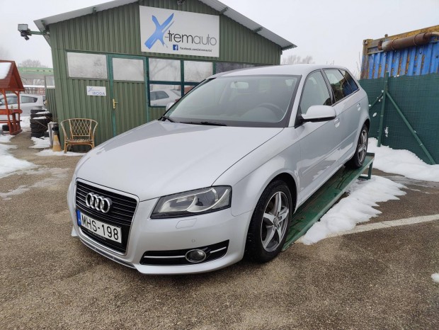 AUDI A3 Sportback 1.6 TDI Ambition S-tronic TOP...