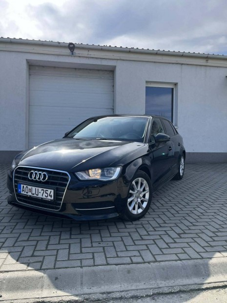 AUDI A3 Sportback 1.6 TDI Attraction