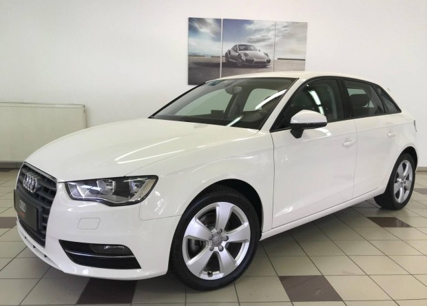 AUDI A3 Sportback 1.6 TDI Attraction Navi-Tempo...