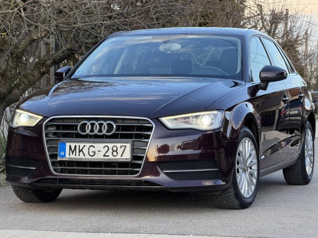 AUDI A3 Sportback 1.6 TDI Attraction S-tronic M...