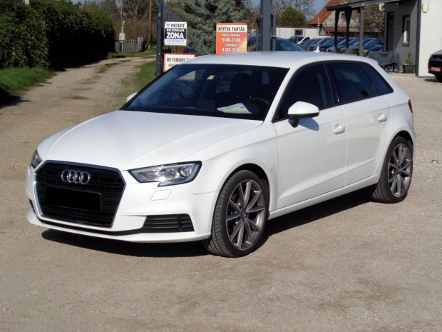 AUDI A3 Sportback 1.6 TDI Basis Drive Select BI...