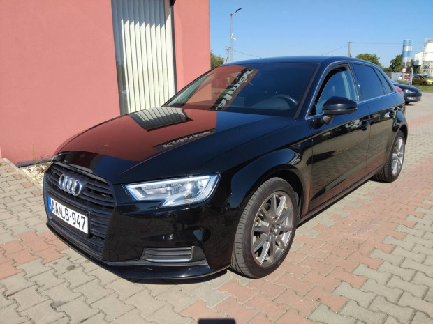 AUDI A3 Sportback 1.6 TDI Design kitünő állapot...