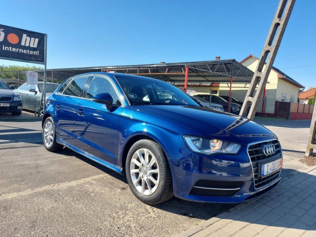 AUDI A3 Sportback 1.6 TDI ultra Attraction Kit...