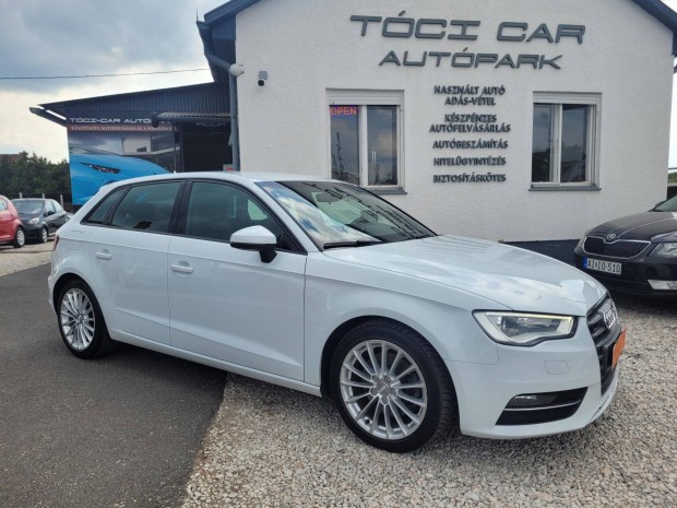 AUDI A3 Sportback 2.0 TDI Attraction quattro S-...