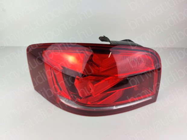 AUDI A3 Sportback (8PA) Bal hátsó lámpa (8P3945095C)