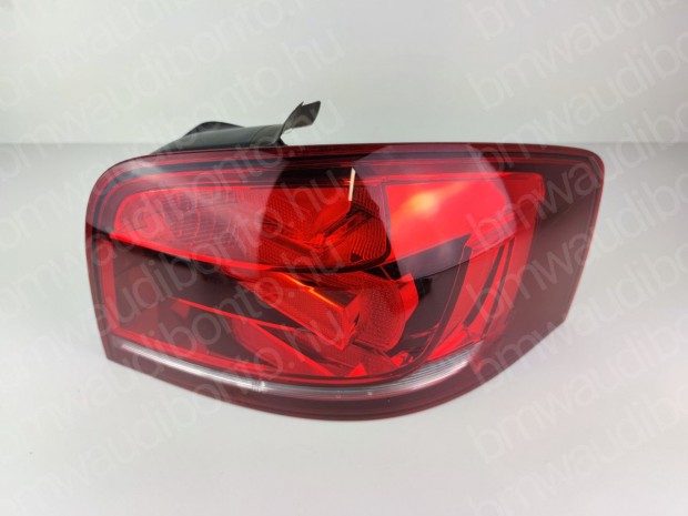 AUDI A3 Sportback (8PA) Jobb hts lmpa (8P3945096C)