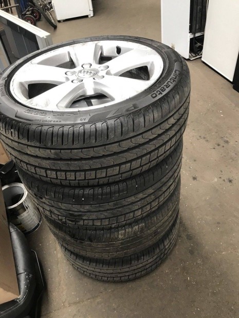 AUDI A3 gyri alufelni szett 225/45 R17 Pirelli Cinturato P7 gumikkal