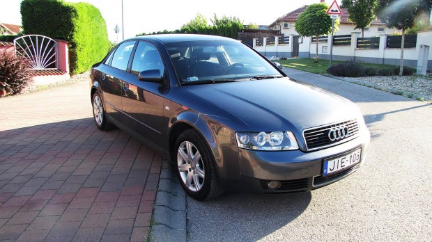 AUDI A4 1.6 Benzines. Friss vizsga..korrekt áll...