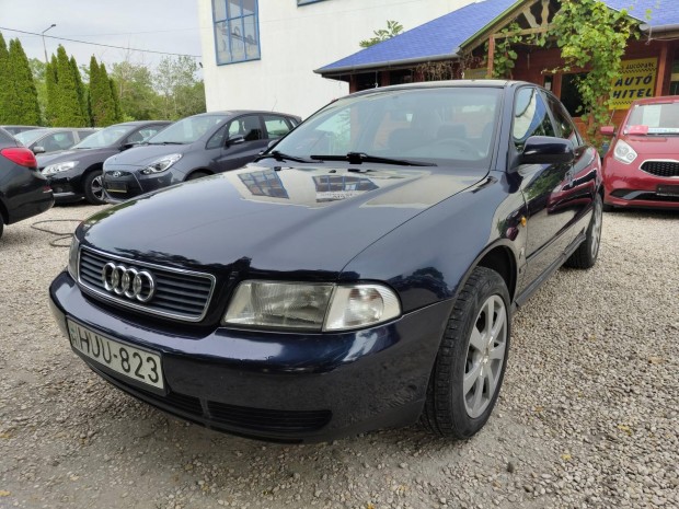 AUDI A4 1.6 Frissen szervizelt. 247.725- Km Bem...