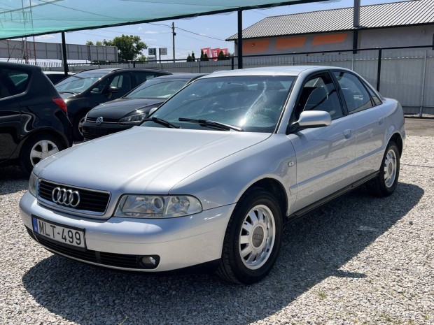 AUDI A4 1.6....