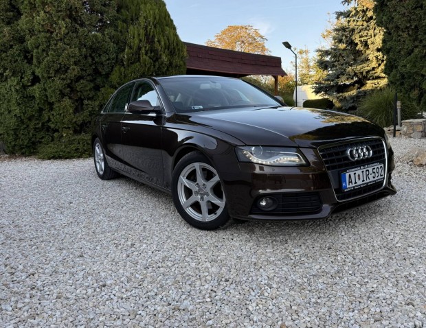 AUDI A4 1.8 TFSI EU5 106.000KM - Új Állapot - S...