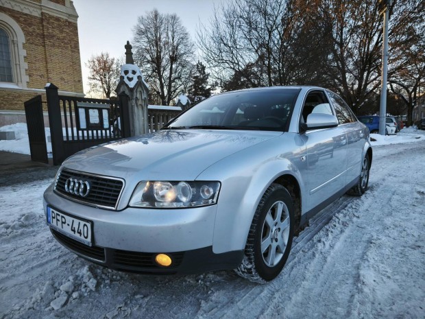 AUDI A4 1.9 PD TDI T�r�smentes//Gy�ri f�nyez�s/...