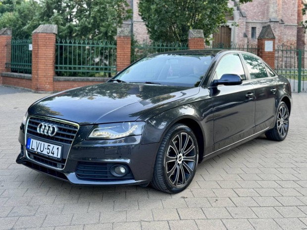 AUDI A4 2.0 TDI DPF Multitronic M.o-i//Friss Mű...