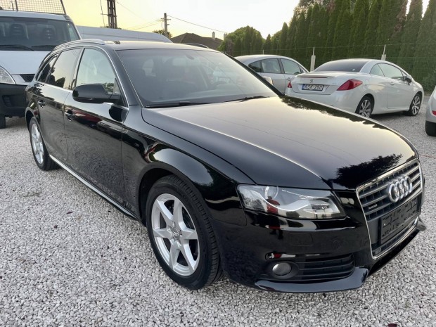 AUDI A4 2.0 TDI DPF Quattro !Szervizkönyv! / XE...