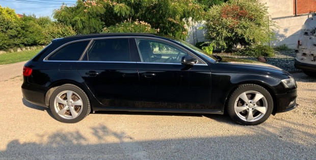 AUDI A4 2.0 TDI quattro S-tronic 190 LE