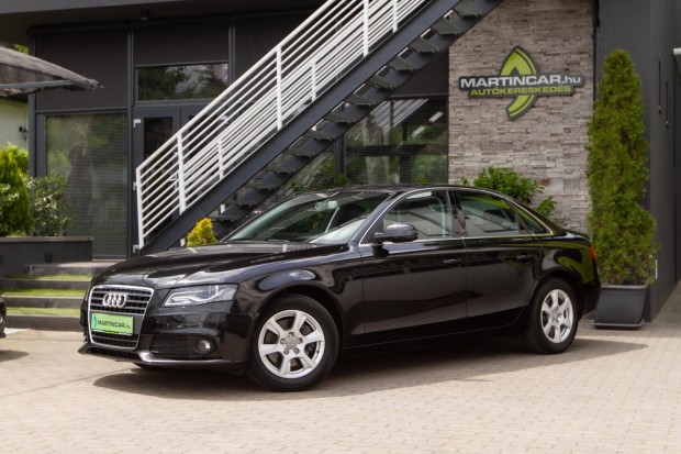 AUDI A4 2.0 T FSi EU5 Attraction Phantom Black...