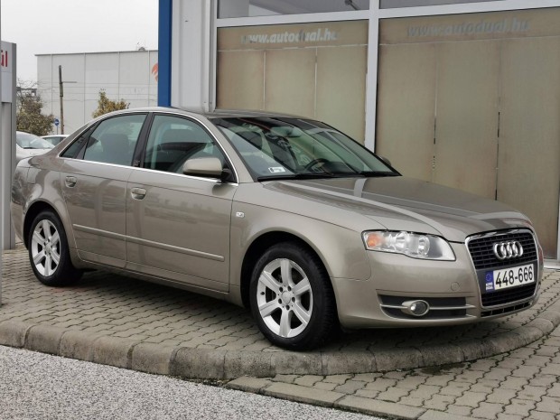 AUDI A4 2.0i...