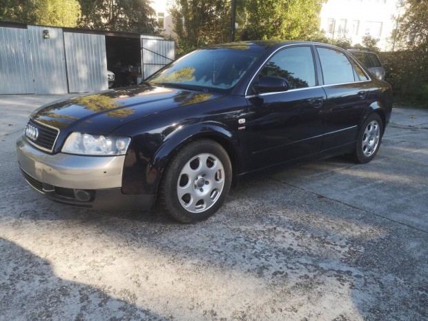 AUDI A4 2.5 V6 TDI quattro AKE motorkd