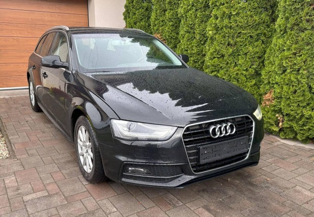 AUDI A4 Avant 1.8 TFSI S-line Navi Xenon Alu Te...