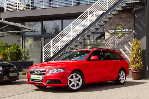 AUDI A4 Avant 2.0 PD TDI Reflexv Misano RED Ed...